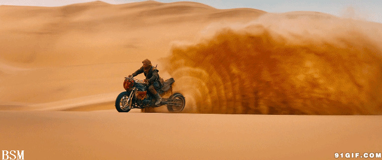 沙漠骑摩托风景图片