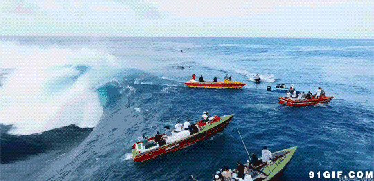 海浪中划船动态图片