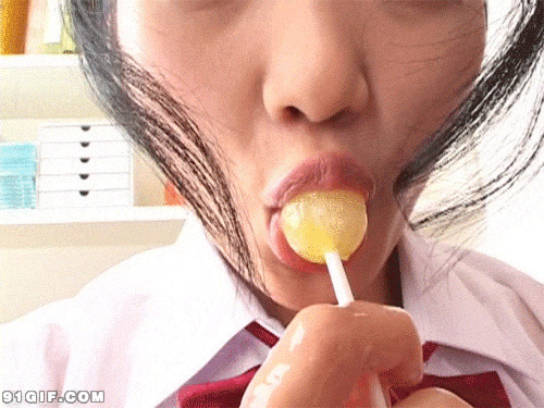 美女吃棒棒糖视频图片