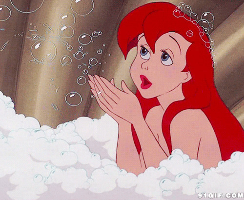 卡通美女洗澡吹泡泡图片