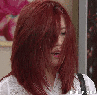 发狂哭泣的红发女人图片