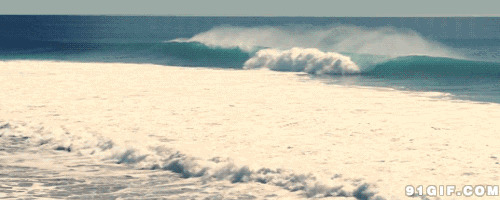 波浪翻滚的大海图片
