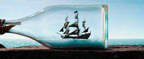 漂流瓶里的帆船动态图片