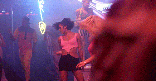 酒吧里的性感女子跳舞动态图片