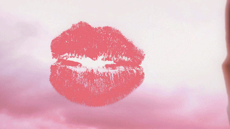 粉红色的嘴唇印GIF图片