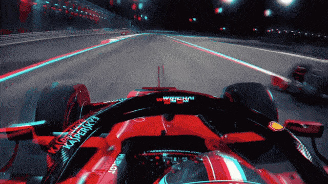 感受一下F1的速度GIF图片