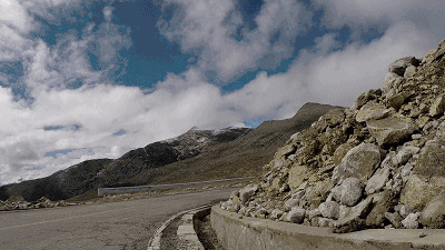 开车在青藏公路上看美景gif图片