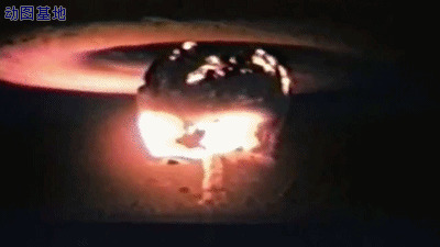 核爆炸的蘑菇云动态图片